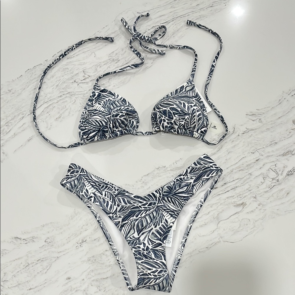 NWT Abercrombie & Fitch Bikini - Blue and White